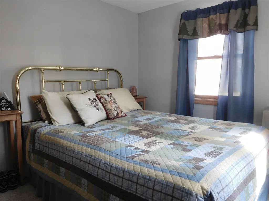 14 Beaver Glen Road Hillsborough NH 03244