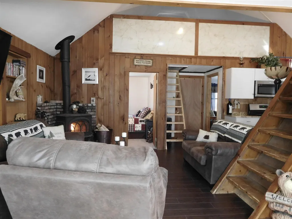 14 Beaver Glen Road Hillsborough NH 03244