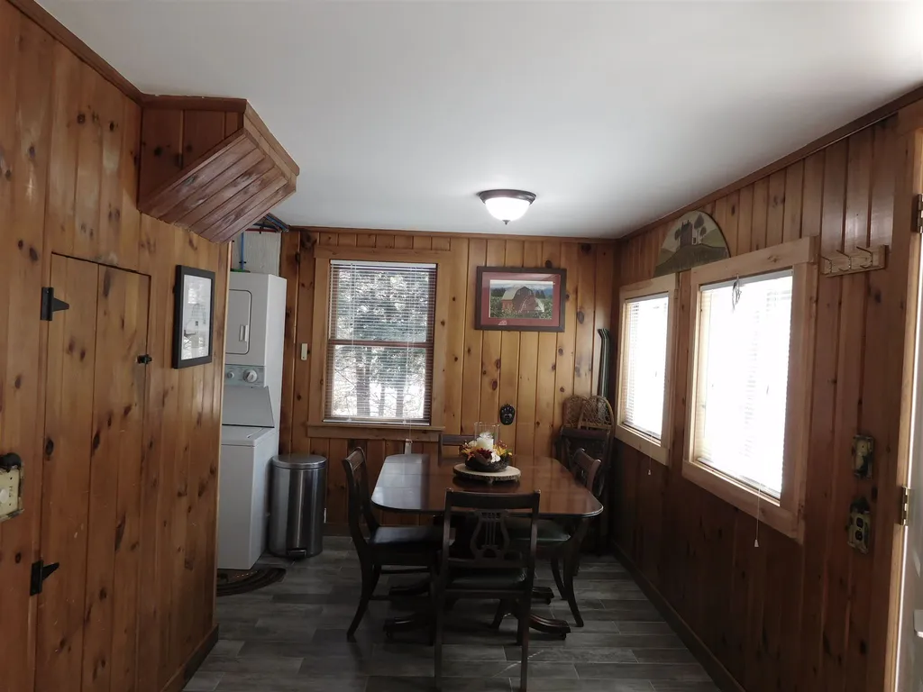 14 Beaver Glen Road Hillsborough NH 03244