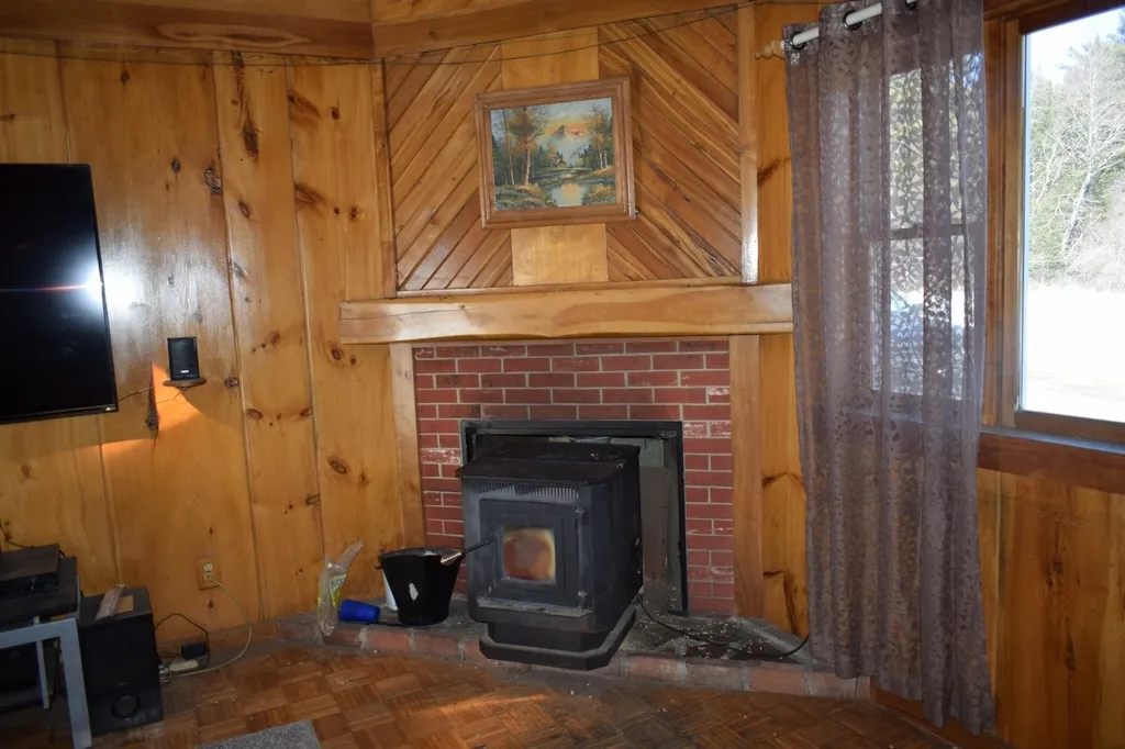 367 Jefferson Road Whitefield NH 03598