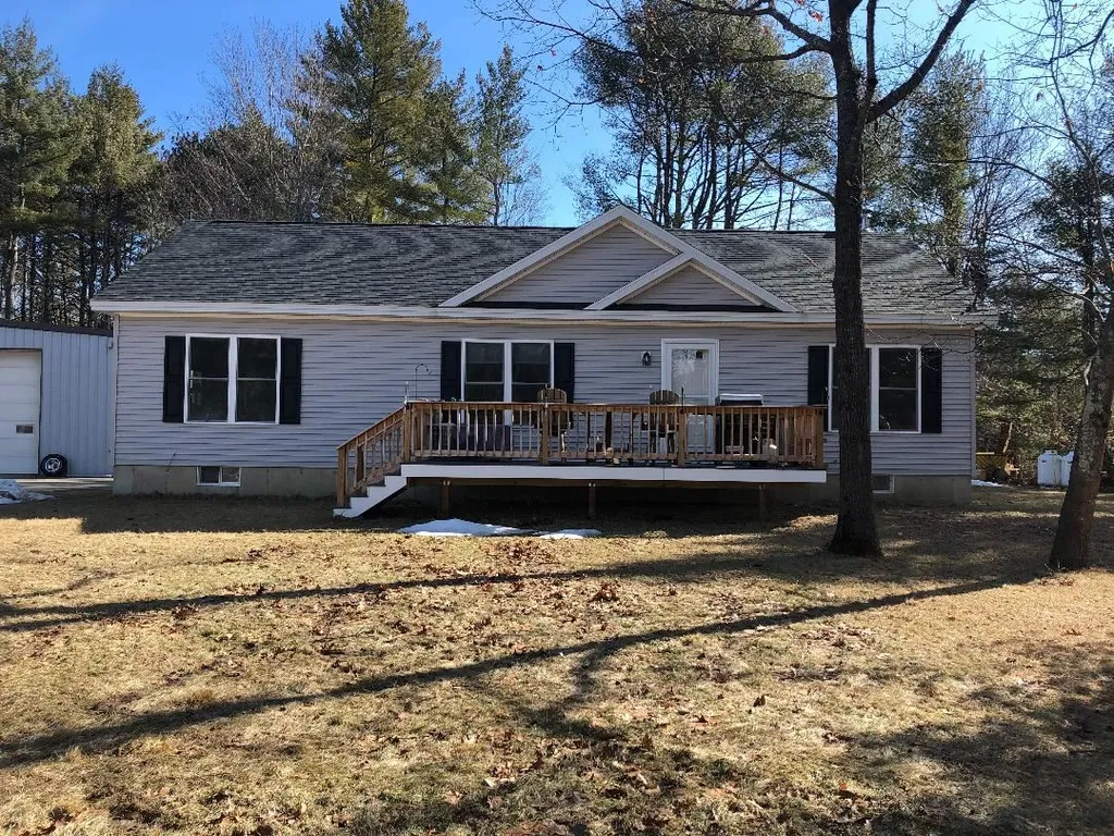 34 Raymond Road Deerfield NH 03037
