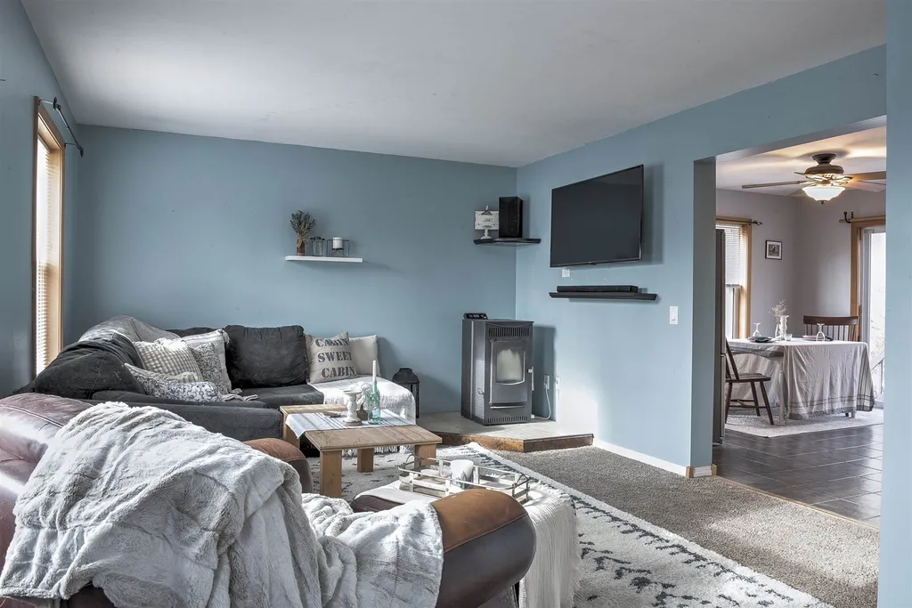648 Tigola Trail Stoddard NH 03464