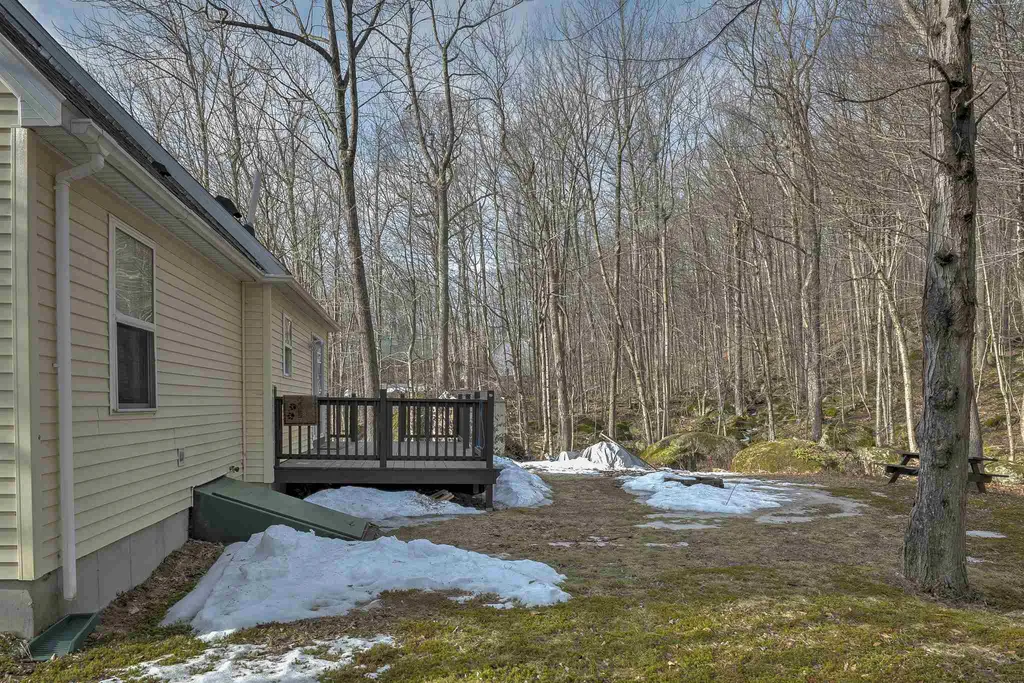 648 Tigola Trail Stoddard NH 03464