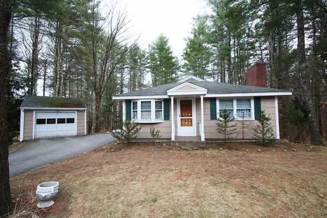 6 Dalton Road Brentwood NH 03833
