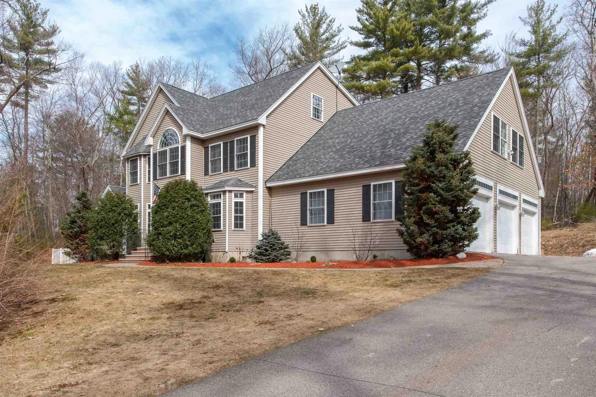 103 Calef Island Road Barrington NH 03825