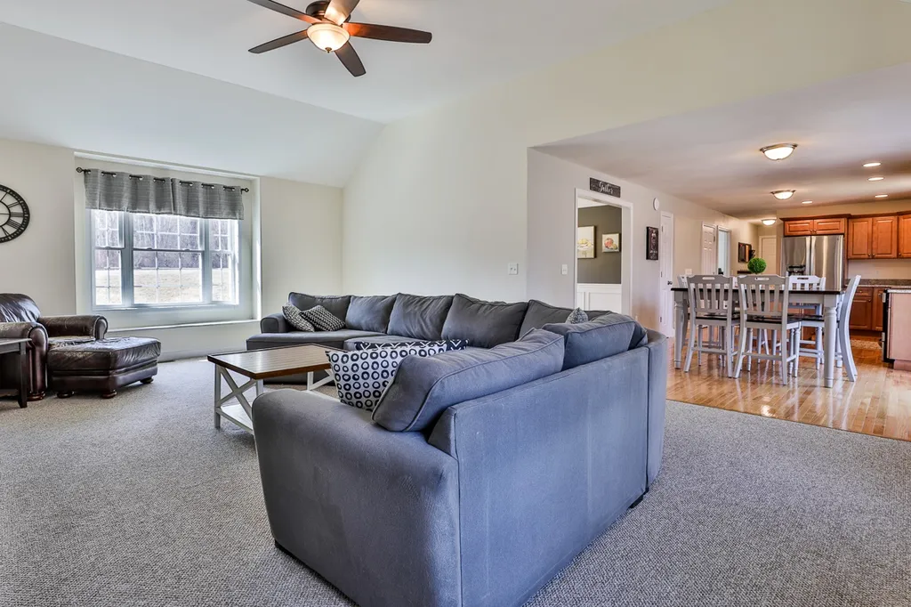 391 Chester Road Auburn NH 03032