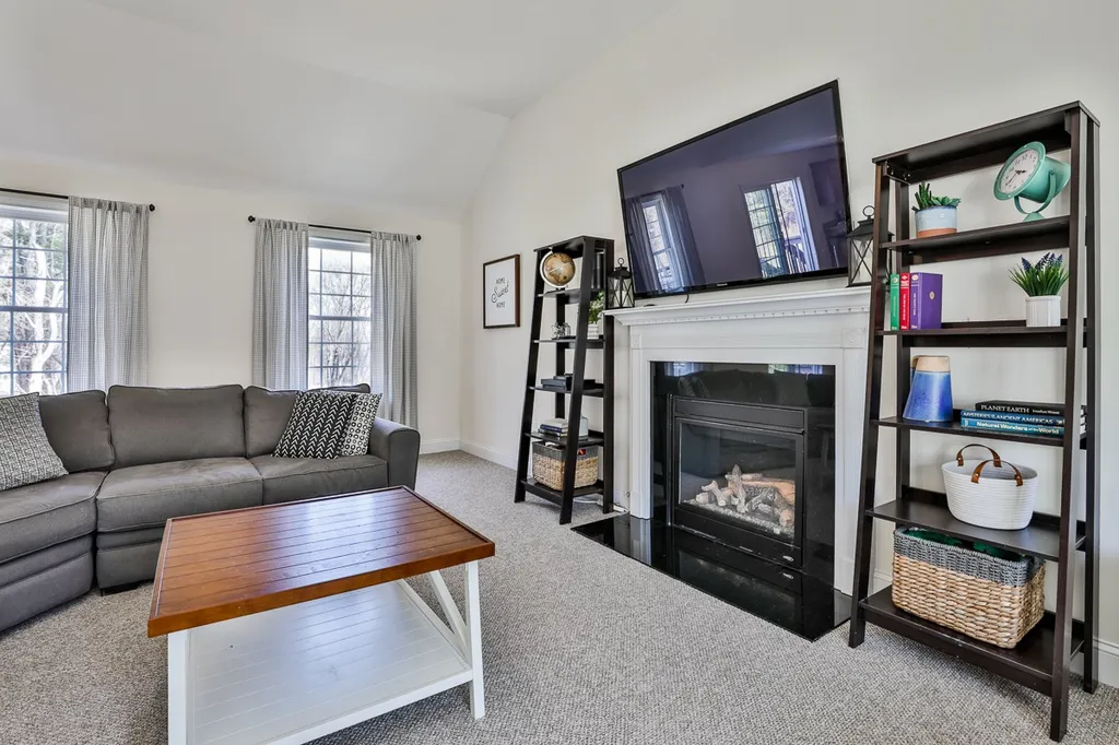 391 Chester Road Auburn NH 03032