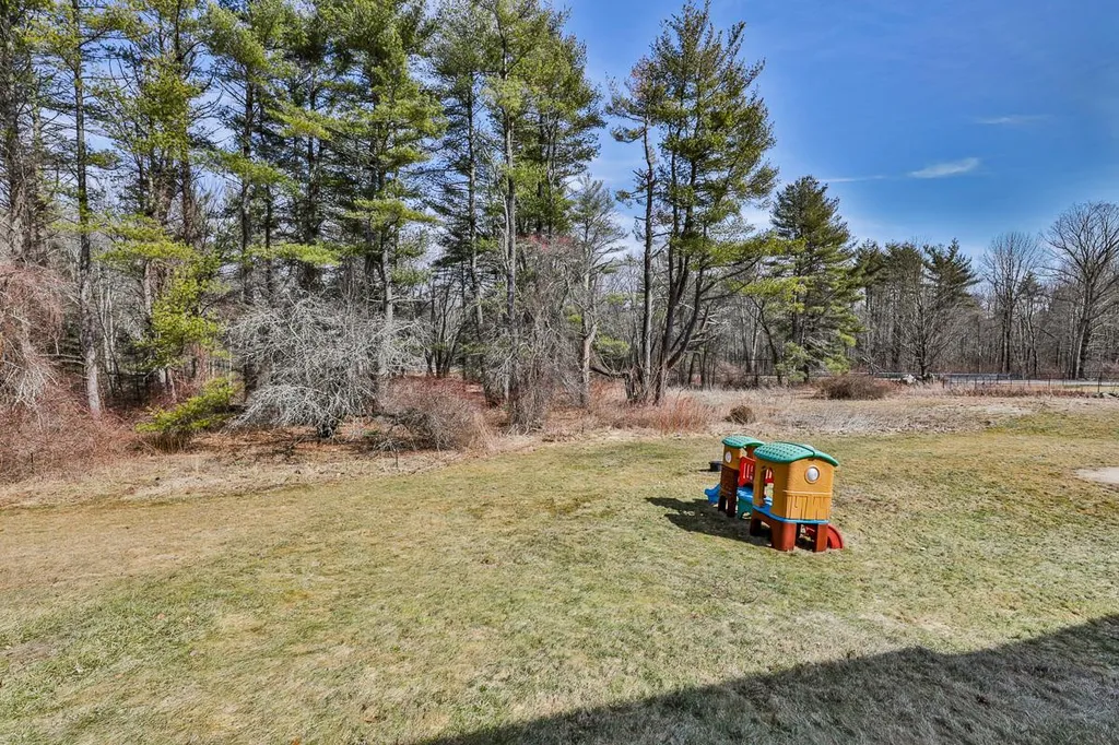 391 Chester Road Auburn NH 03032