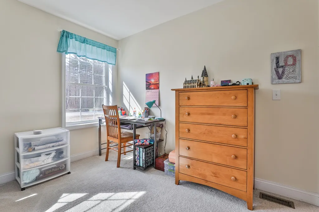 391 Chester Road Auburn NH 03032