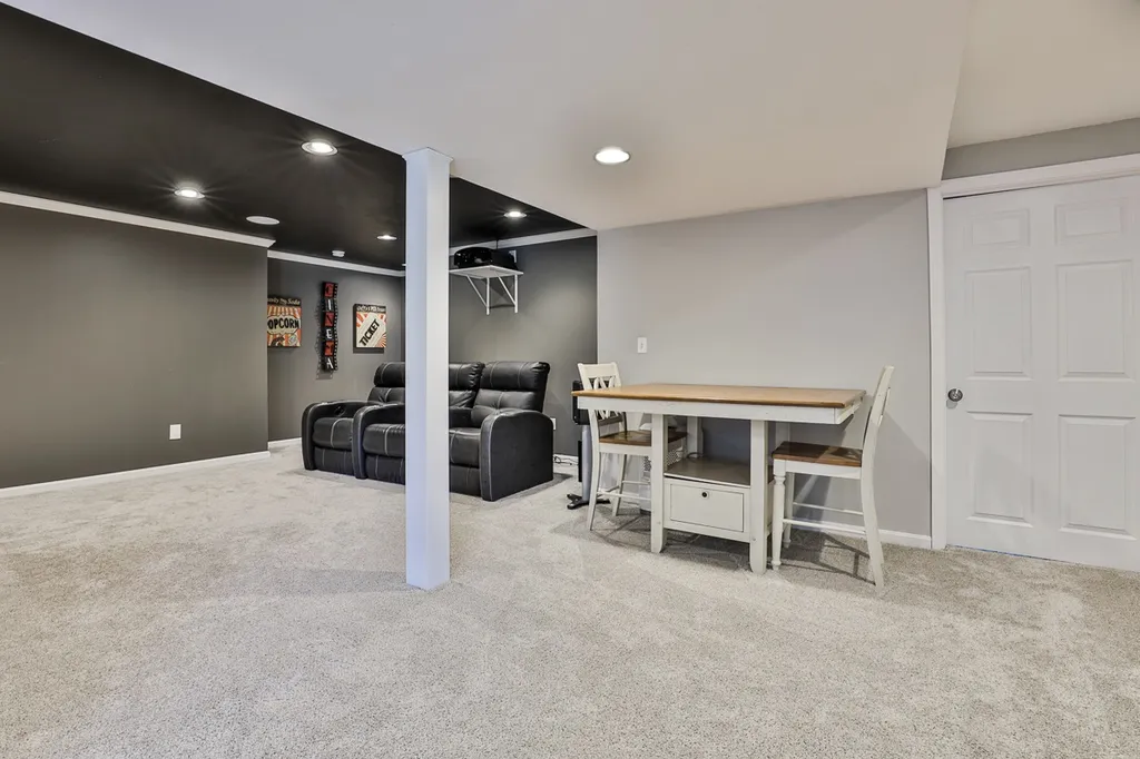 391 Chester Road Auburn NH 03032