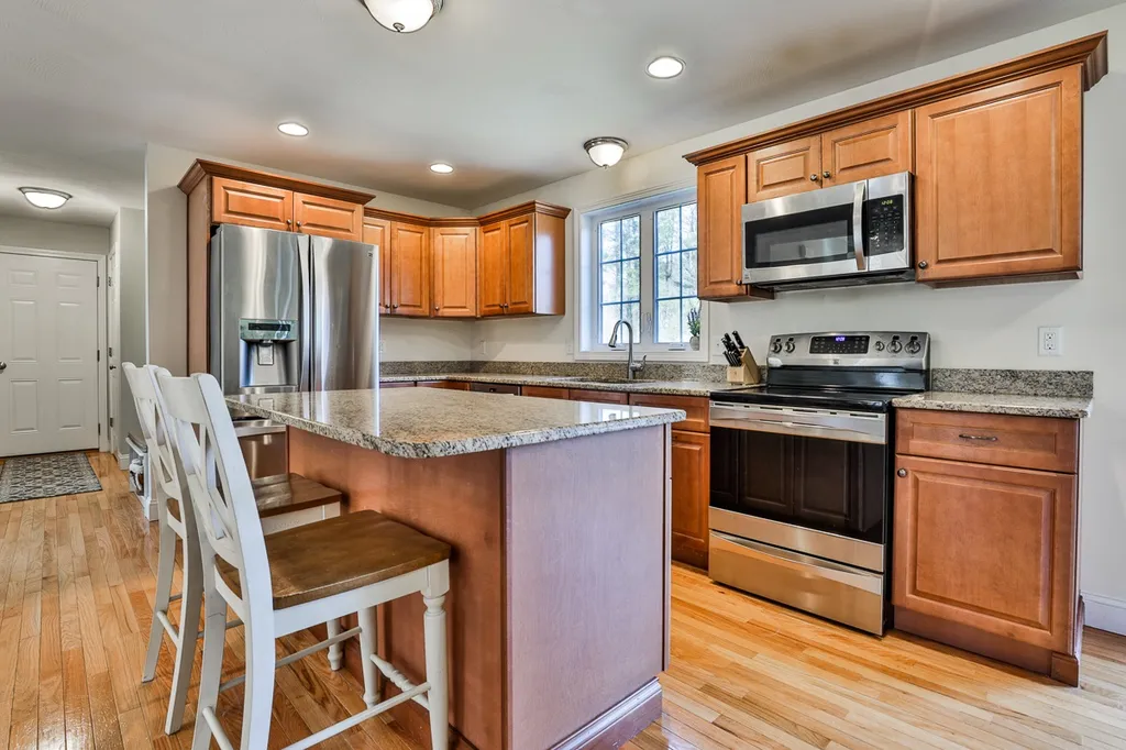 391 Chester Road Auburn NH 03032