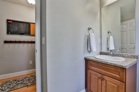 391 Chester Road Auburn NH 03032
