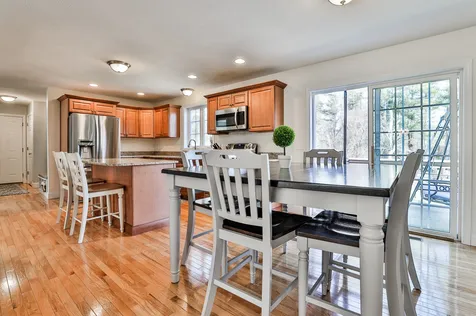 391 Chester Road Auburn NH 03032
