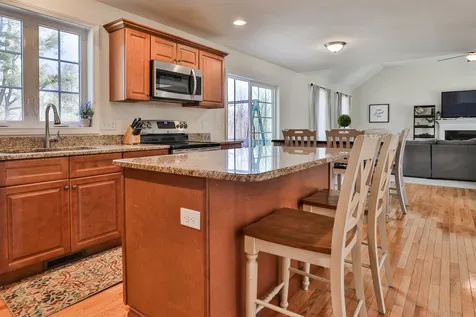 391 Chester Road Auburn NH 03032