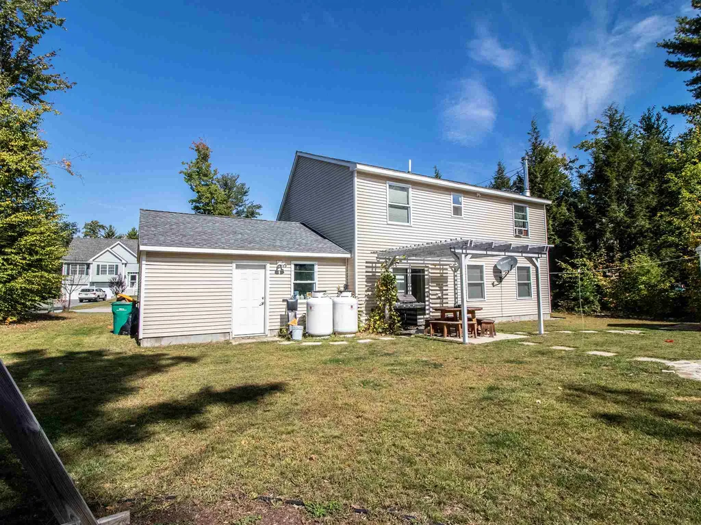 35 Collins Circle Rochester NH 03867