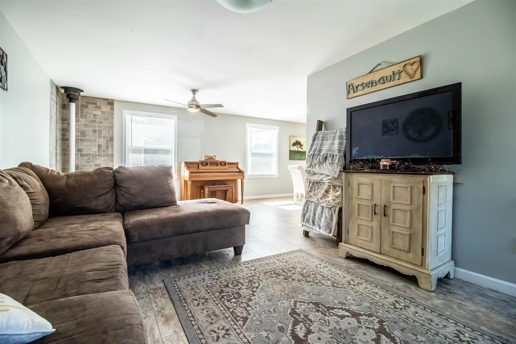 35 Collins Circle Rochester NH 03867