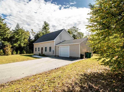 35 Collins Circle Rochester NH 03867