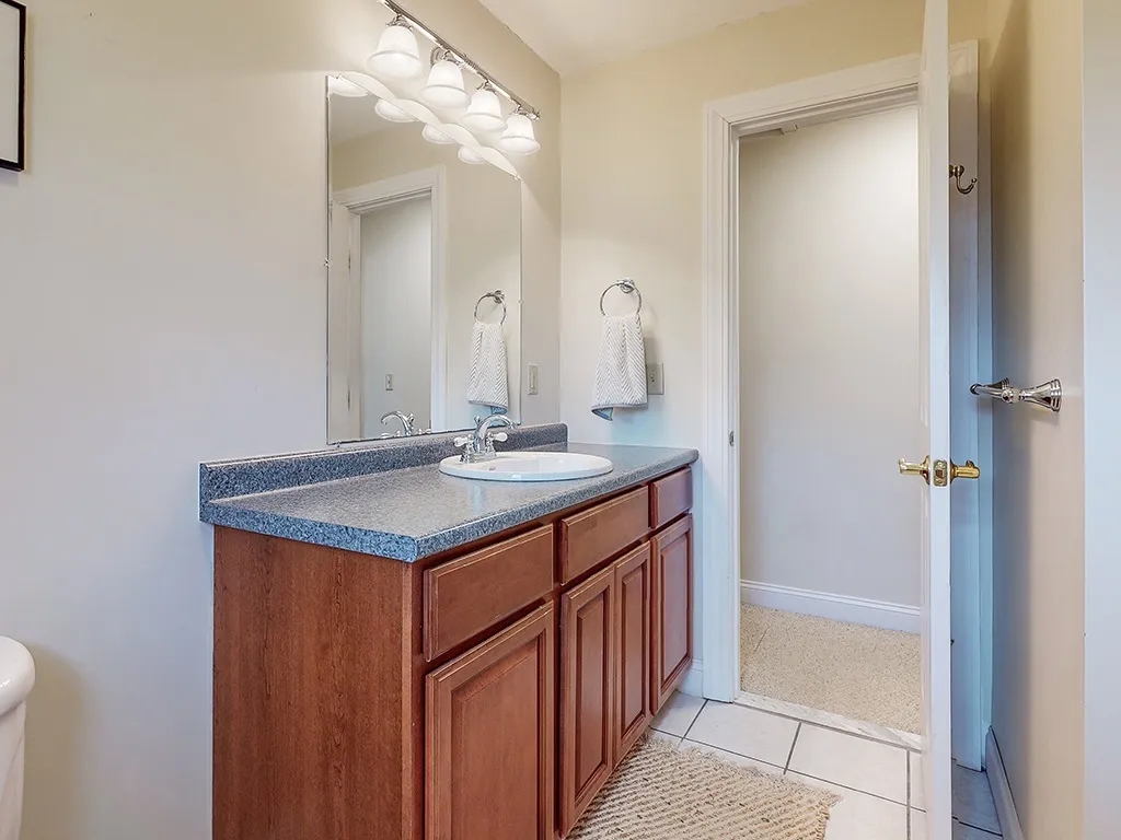 72 Woodbury Avenue Portsmouth NH 03801