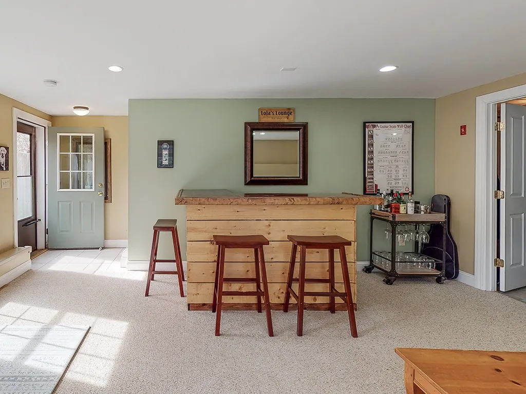 72 Woodbury Avenue Portsmouth NH 03801