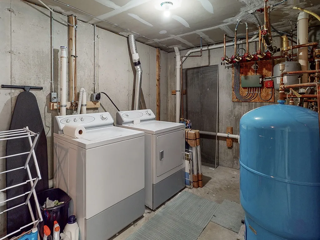 72 Woodbury Avenue Portsmouth NH 03801