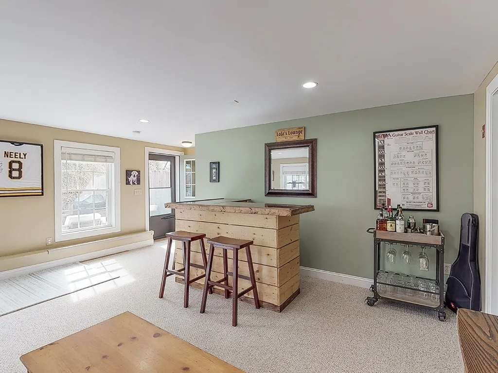 72 Woodbury Avenue Portsmouth NH 03801
