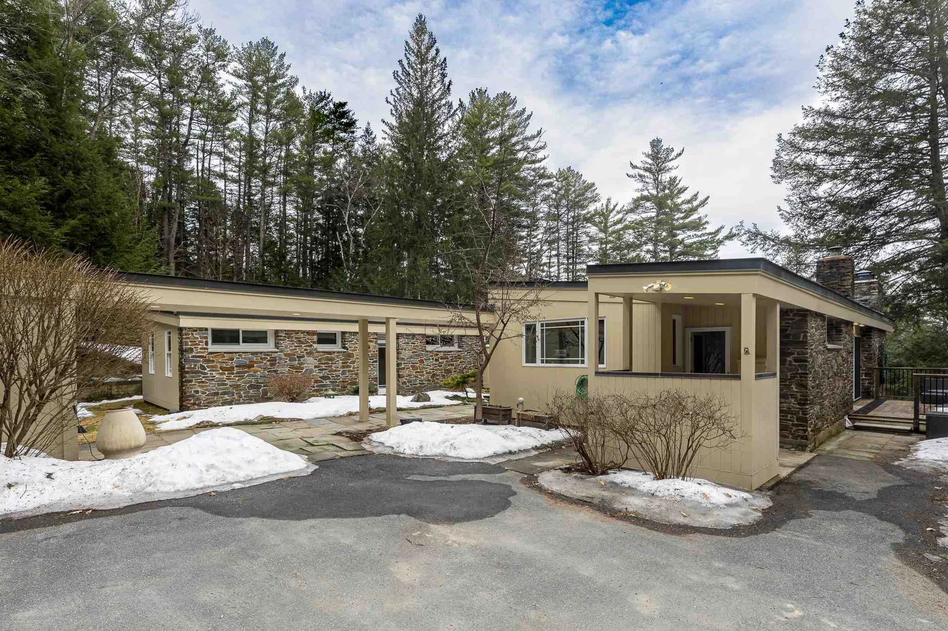 17 Hemlock Road Hanover NH 03755