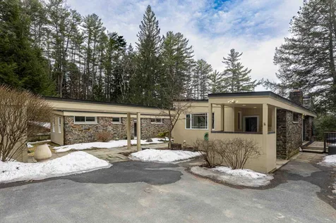 17 Hemlock Road Hanover NH 03755