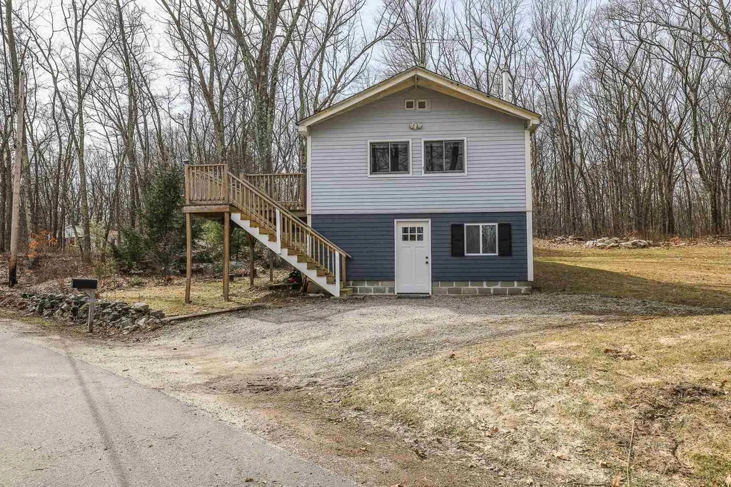 14 Cove Drive Derry NH 03038