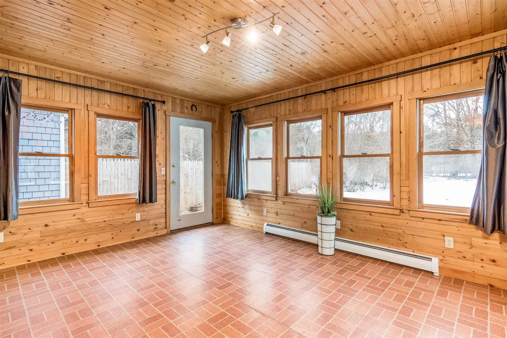 48 Packard Road Jericho VT 05465