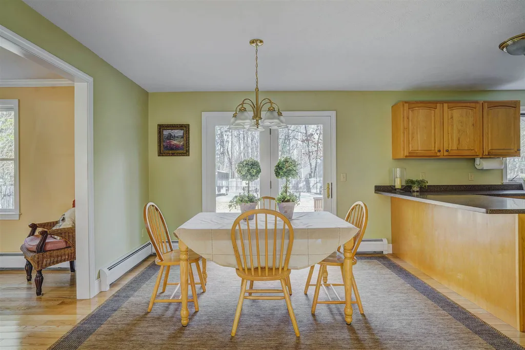 18 Tamarack Lane Amherst NH 03031