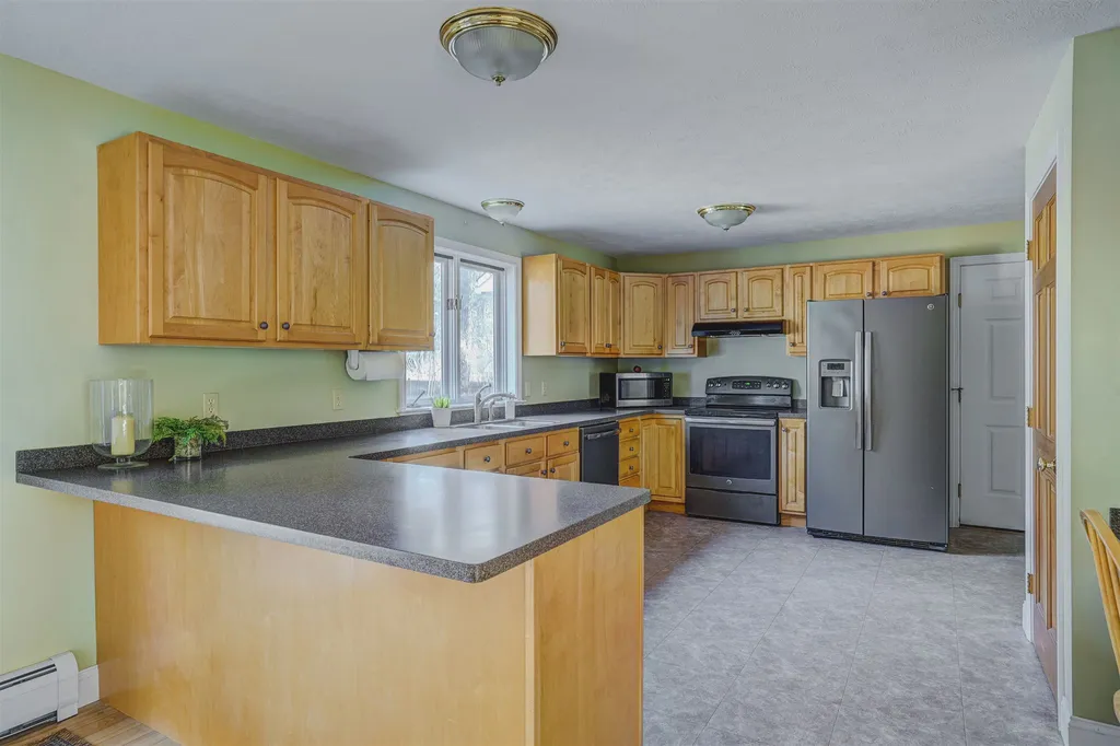 18 Tamarack Lane Amherst NH 03031