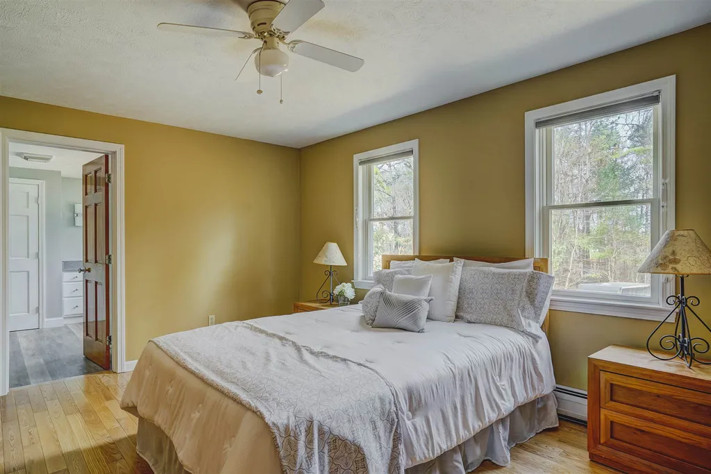 18 Tamarack Lane Amherst NH 03031