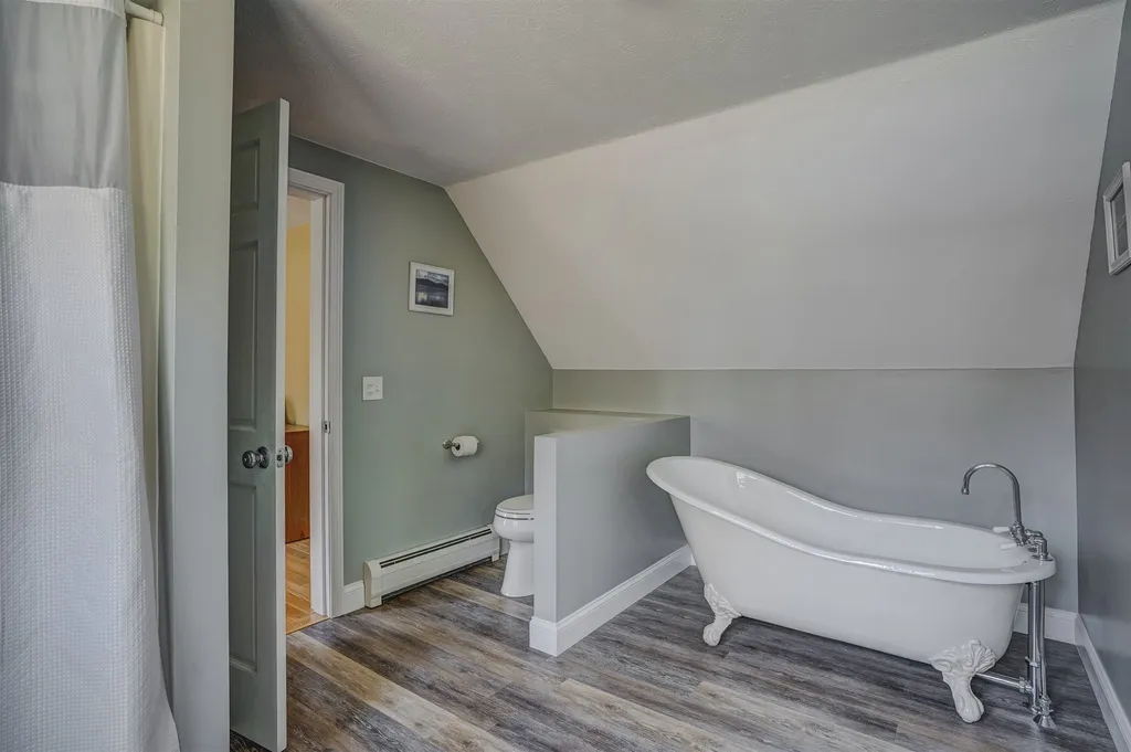 18 Tamarack Lane Amherst NH 03031