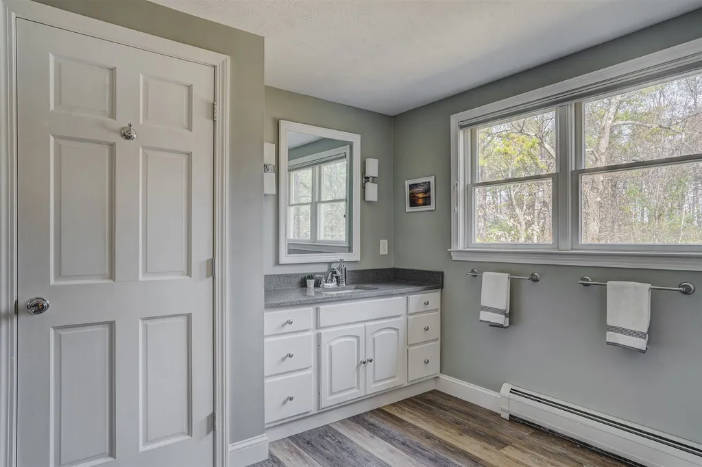 18 Tamarack Lane Amherst NH 03031