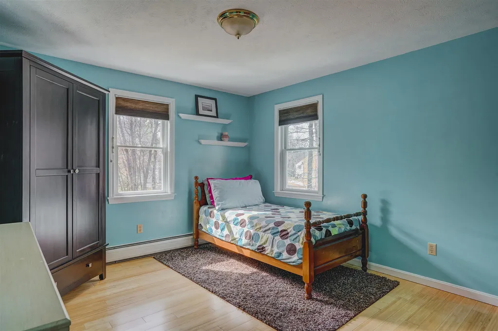 18 Tamarack Lane Amherst NH 03031