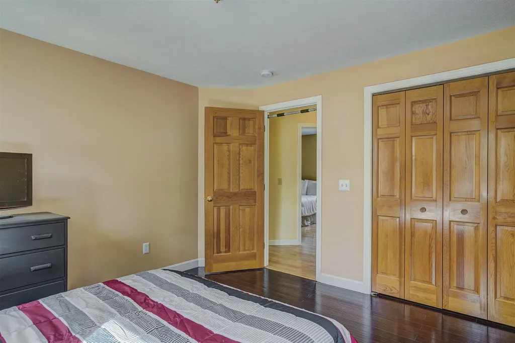 18 Tamarack Lane Amherst NH 03031