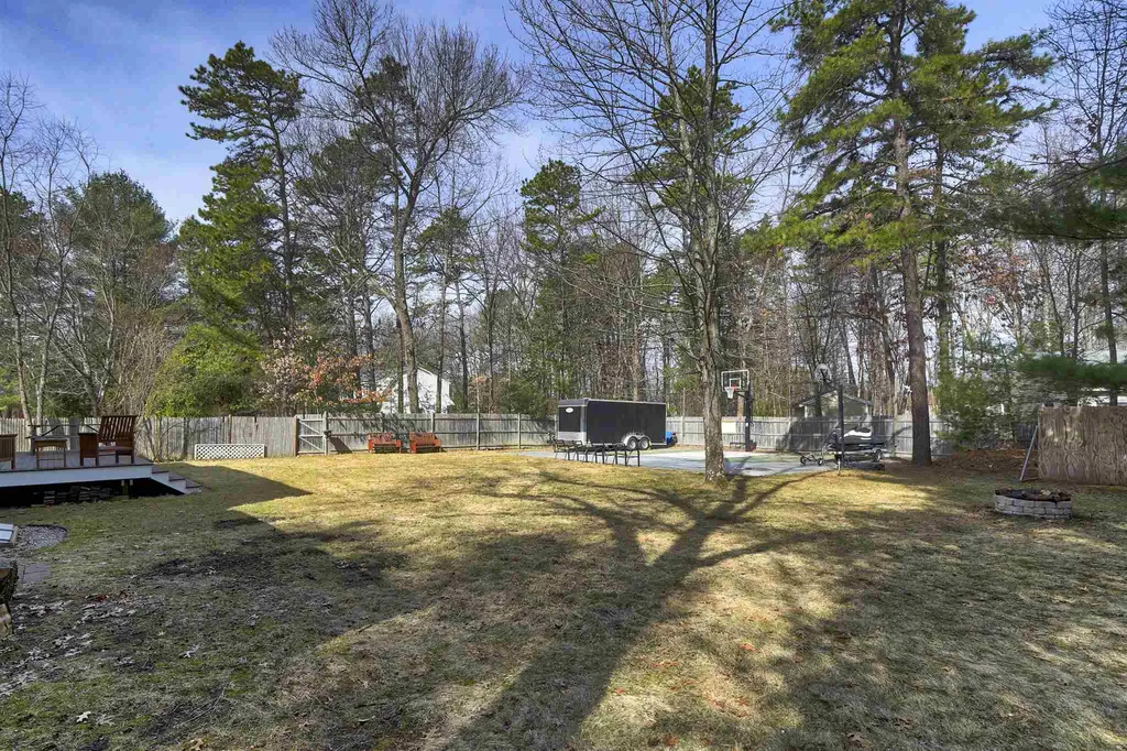 18 Tamarack Lane Amherst NH 03031