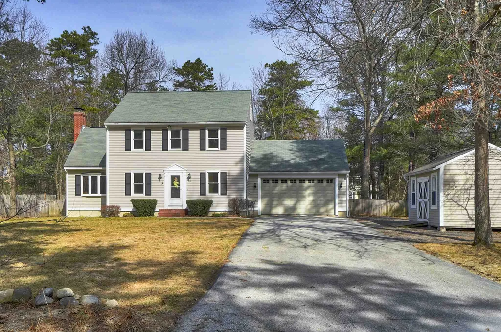 18 Tamarack Lane Amherst NH 03031