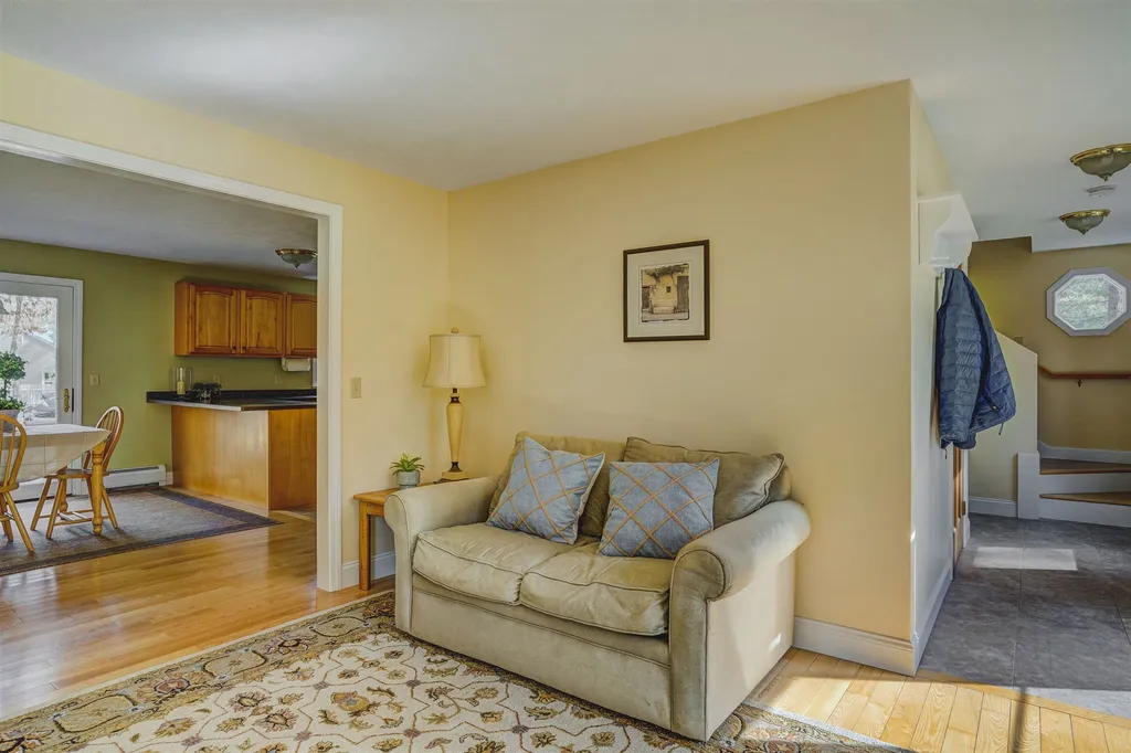 18 Tamarack Lane Amherst NH 03031