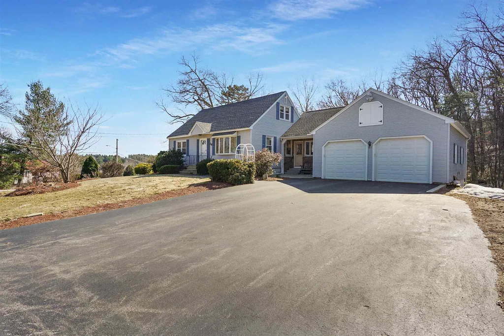 18 Leslie Lane Nashua NH 03062