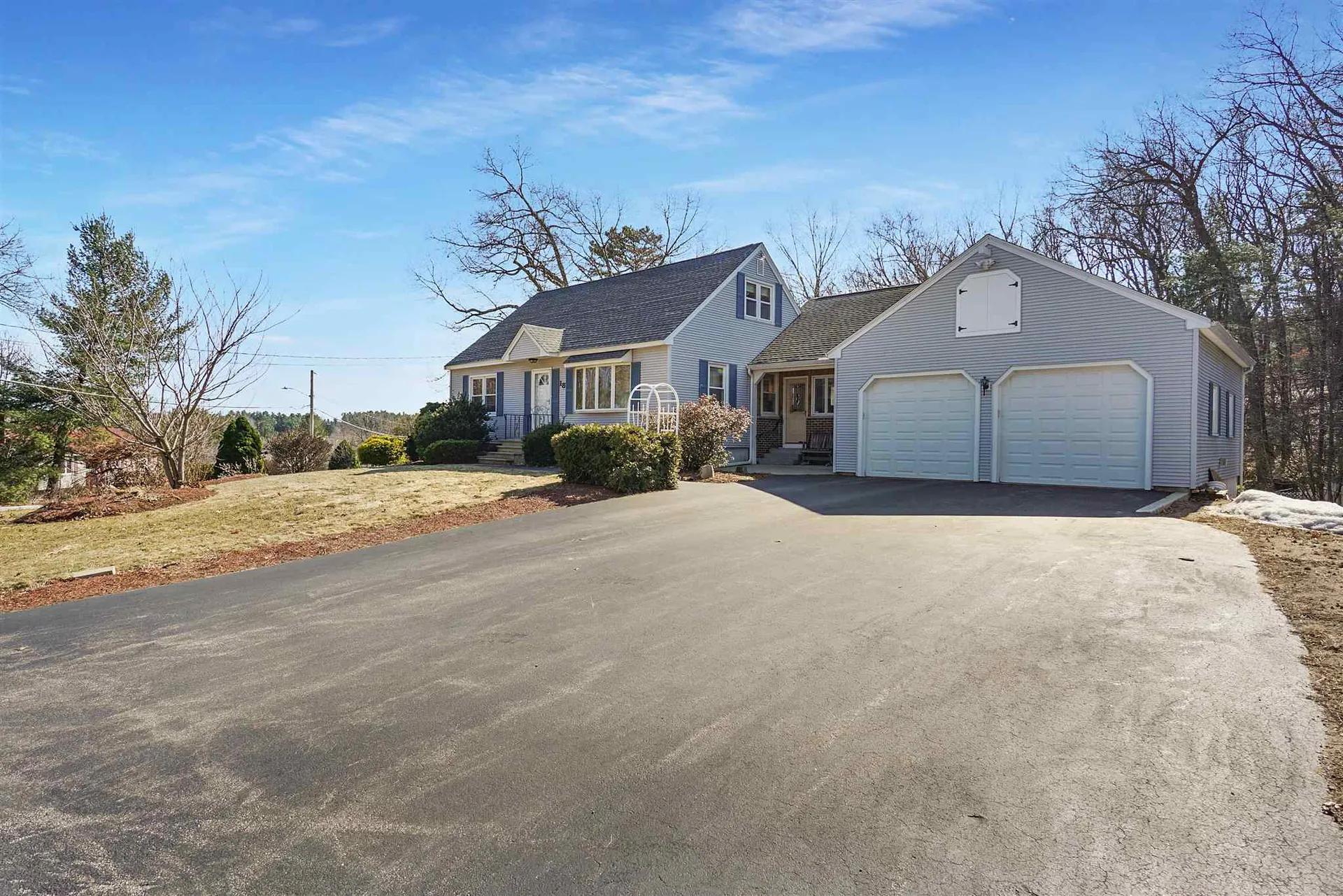 18 Leslie Lane Nashua NH 03062