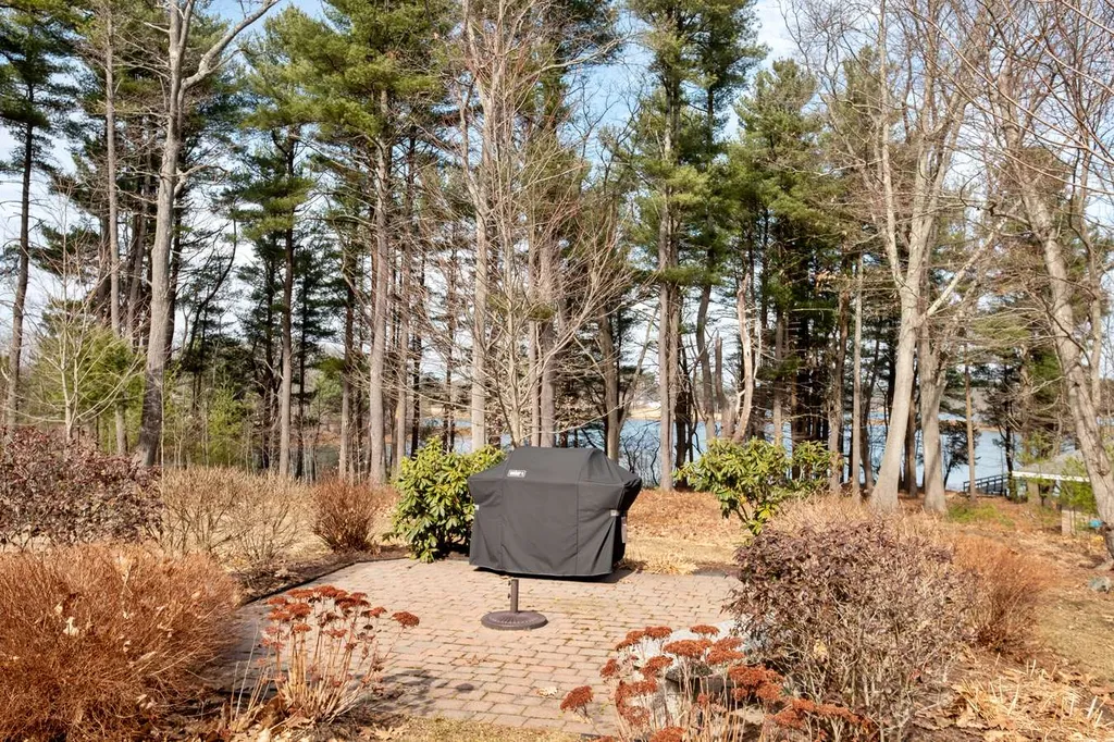 100 Shepards Cove Road Kittery ME 03904