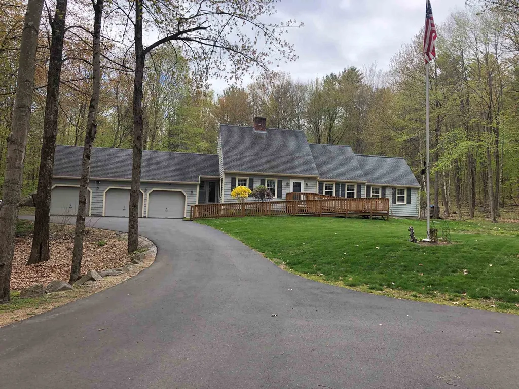 82 Center Road Canterbury NH 03224