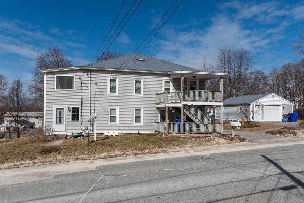 27 Grand Avenue Hudson NH 03051