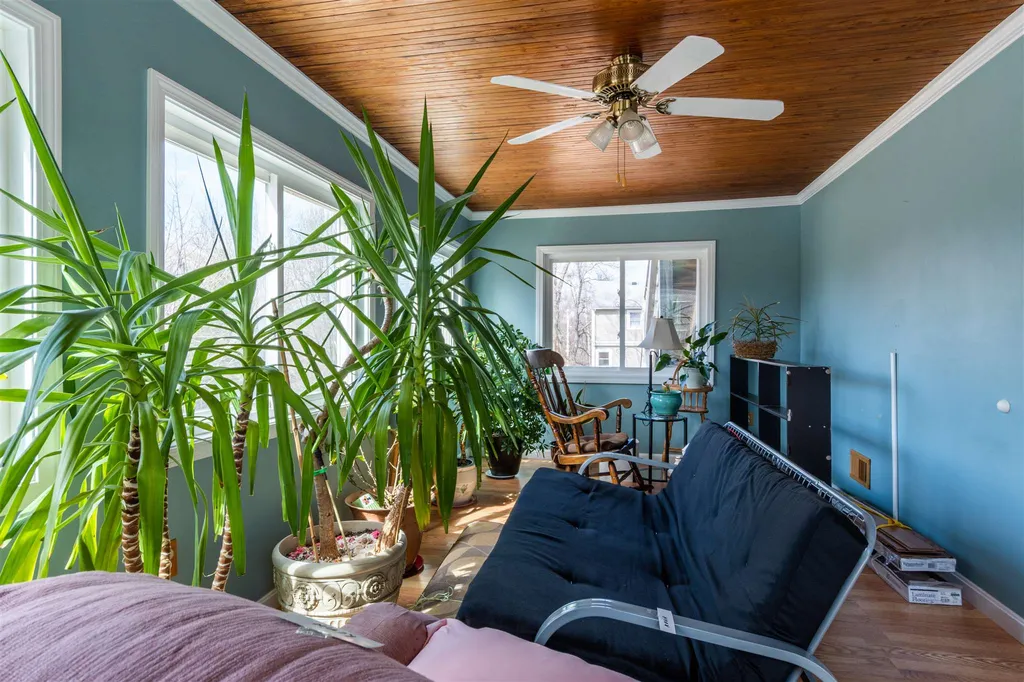27 Grand Avenue Hudson NH 03051