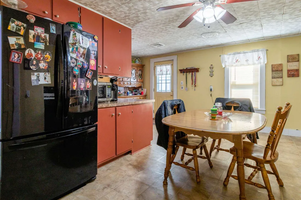 27 Grand Avenue Hudson NH 03051