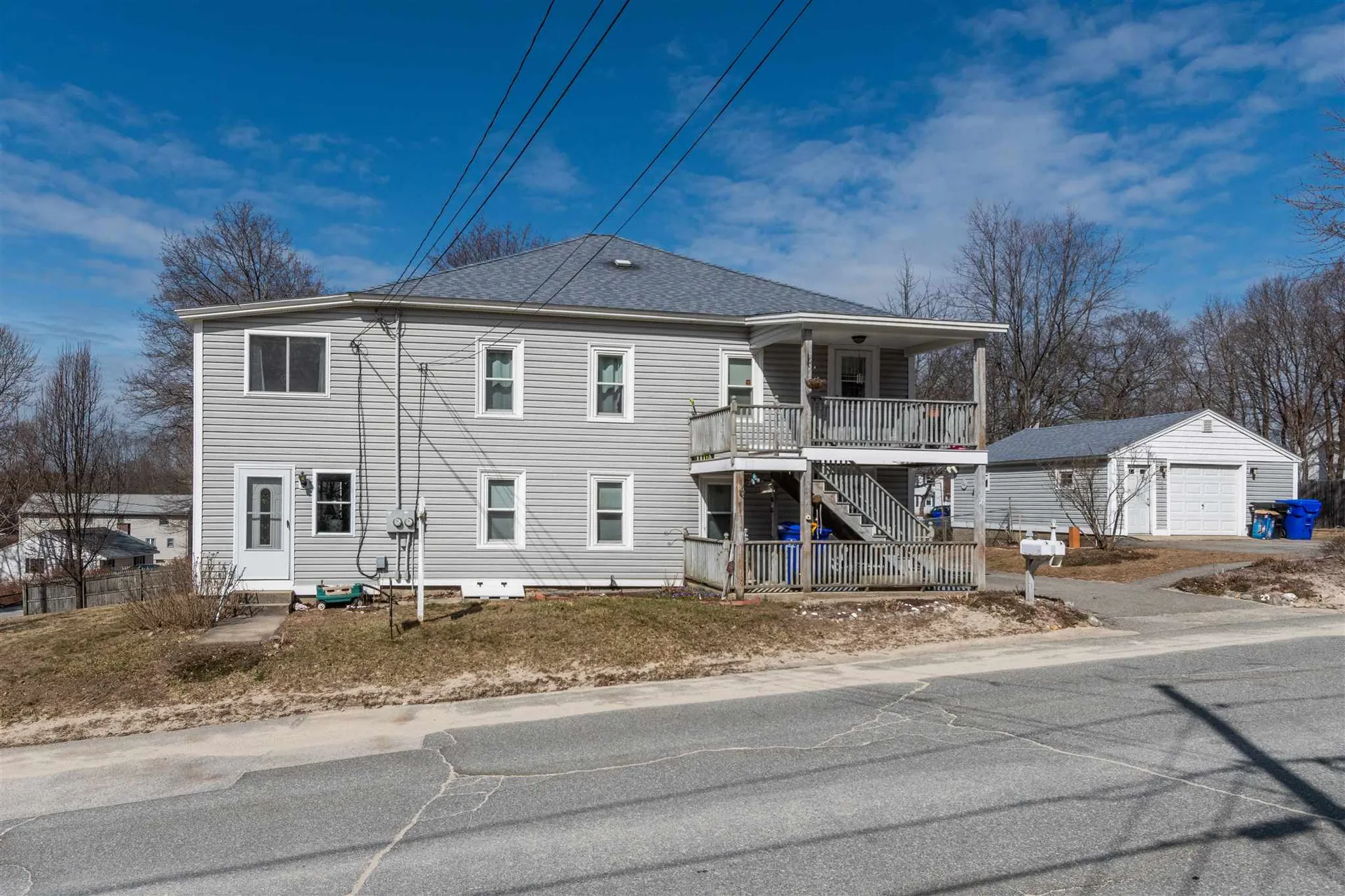 27 Grand Avenue Hudson NH 03051