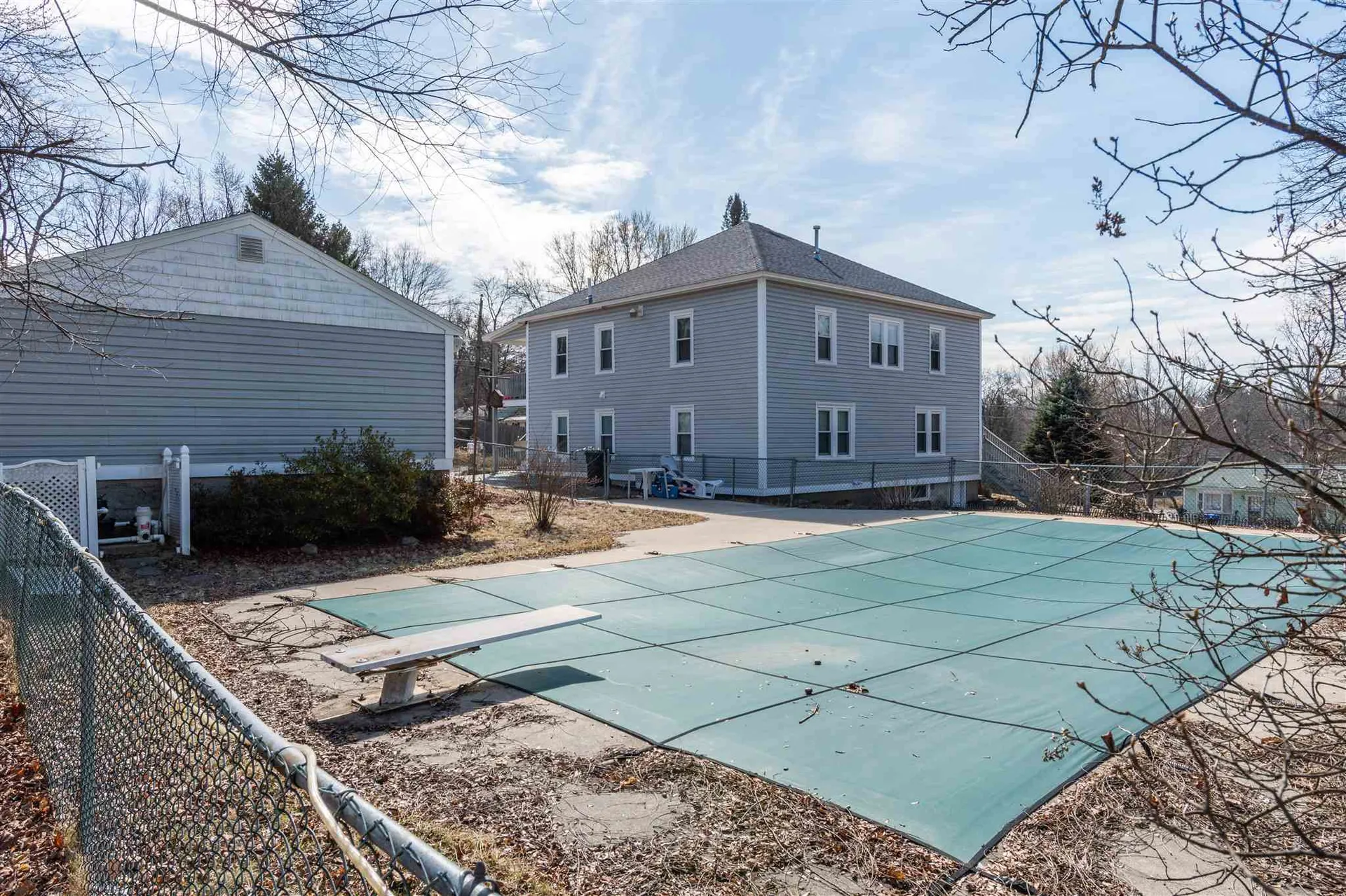 27 Grand Avenue Hudson NH 03051