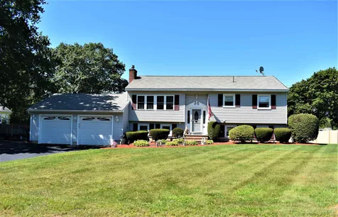 25 Matthias Street Salem NH 03079