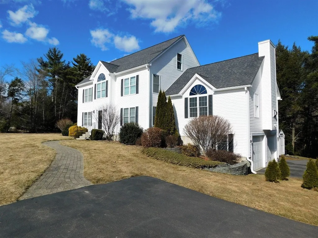 64 Hamilton Drive Epping NH 03042